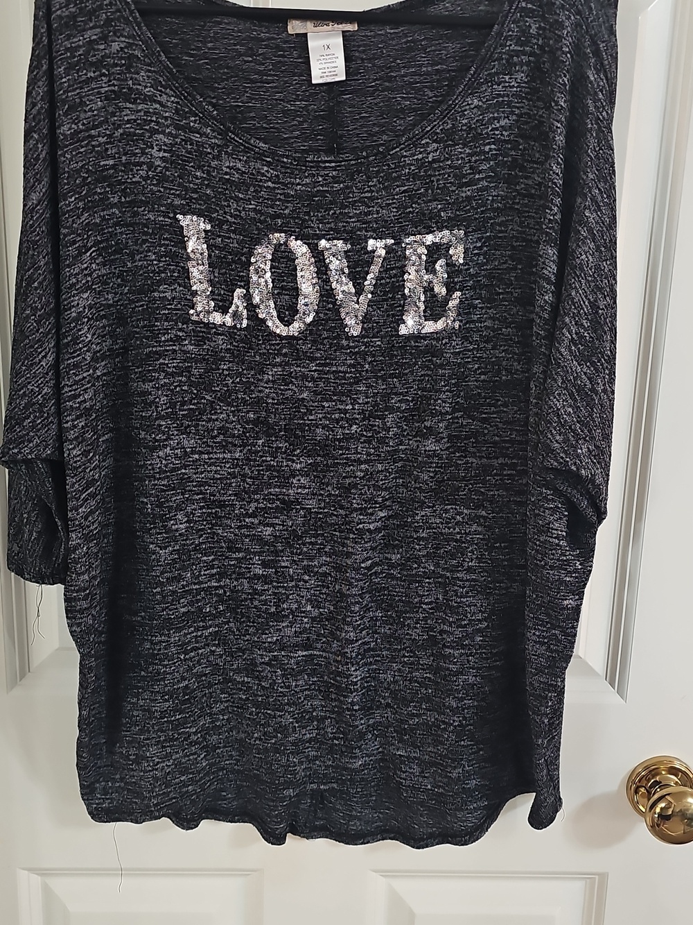 Ultra Teeze LOVE Logo Black Women's Pullover Top. Xl  EUC